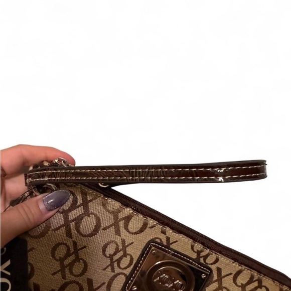 XOXO Logo Pattern Wristlet in Brown and Tan . Y2K style NWT - Picture 4 of 7